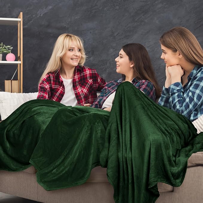 Tinideya 12 Pcs Flannel Fleece Throw Blanket Bulk 50 x 60 Inch Soft Fleece Blanket Warm Throw Blanket Coral Blankets for Couch Sofa Home Wedding Gifts Season (Dark Green)