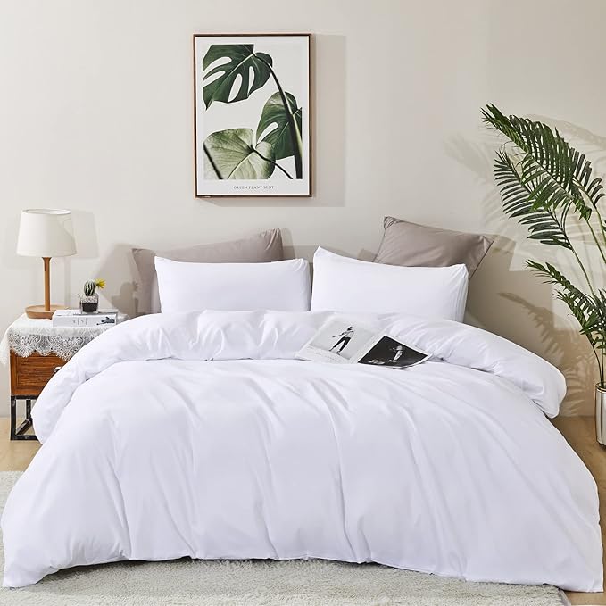 KAREVER White Fluffy Comforter Full Size Women Soft Bedding Set Men Durable 3 Pieces White Blanket Set 1 Full Comforter (80x90 inches) 2 Pillowcases (20x26 inches)