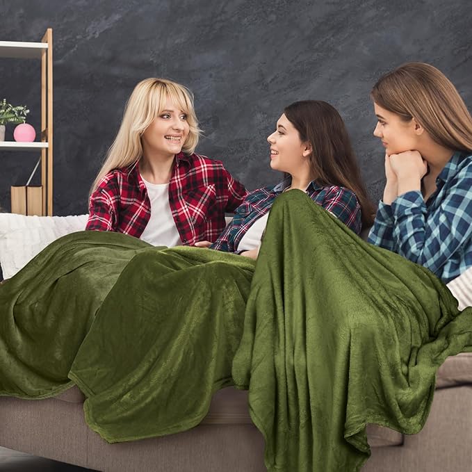Tinideya 12 Pcs Flannel Fleece Throw Blanket Bulk 50 x 60 Inch Soft Fleece Blanket Warm Throw Blanket Coral Blankets for Couch Sofa Home Wedding Gifts Season (Army Green)