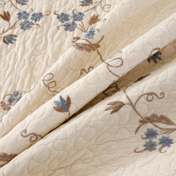 Quilt Set Blue Floral 3D Embroidery Pattern 3 PCS 100% Cotton Reversible Quilted Embroidered Decorative Bedspreads Coverlet Set, Lightweight &Soft Full Size White Bedding Coverlet for All Season