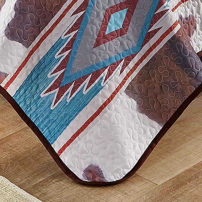 BLACK FOREST DECOR Aztec Cowhide King Quilt Set - Lightweight, Southwest Style Bedding with Cowhide and Geometric Patterns, Includes Quilt and Shams, Machine Washable