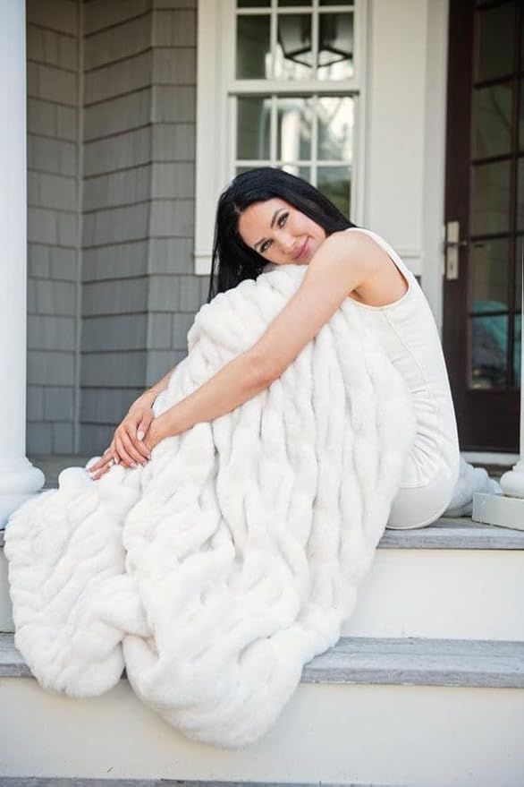 Minky Couture Hugs Blanket - Extra Plush Blanket for Premium Gifting - Stretchy Bubbled Cozy Throw - Silky Smooth - Durable & Machine-Washable - Travel-Friendly - Grande, Cream