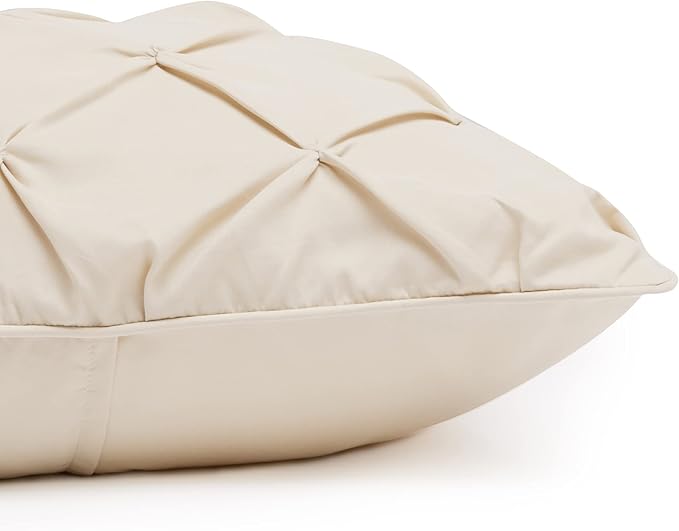 Amazon Basics Soft, Lightweight 2 Piece All-Season Down-Alternative Comforter Bedding Set, Pinch Pleat, Twin/TwinXL, Beige, Geometric