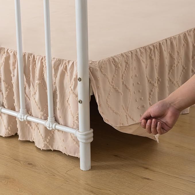 Bed Skirt King Size，Ruffled Cream Bed Skirt with Split Corners，King Bed Skirt 14 Inch Drop, Boho Tufted Shabby Chic King Size Bed Skirt, Bed Skirts King Size