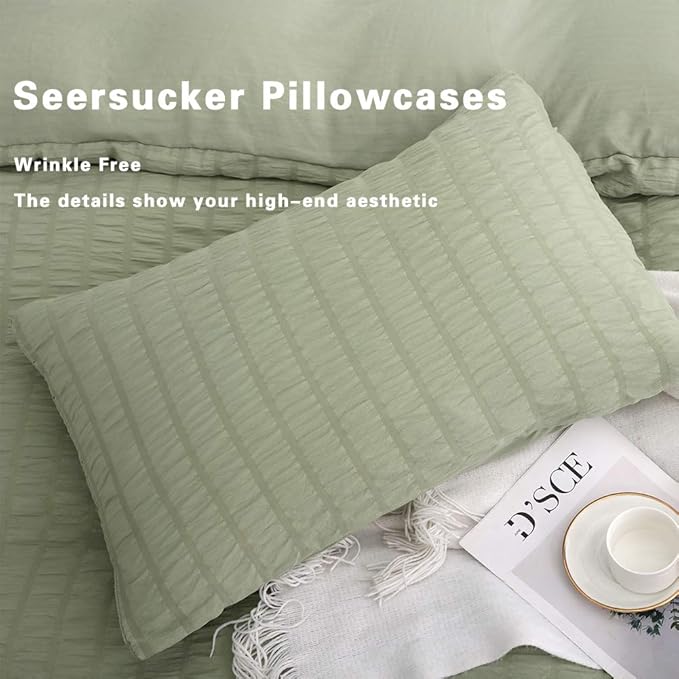 AveLom Green Duvet Cover Queen(90 x 90 inches), 3 Pieces (1 Duvet Cover, 2 Pillow Cases),Seersucker Tripe Soft Washed Microfiber, Textured Duvet Cover Set with Zipper Closure, Corner Ties