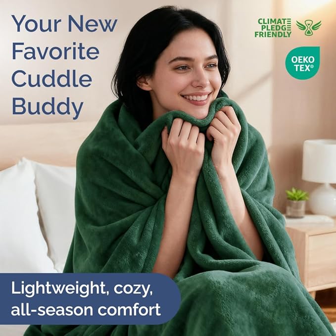 Ultra Soft Fleece Blanket King Size - Flannel Fleece Luxury King Blanket - Lightweight for Couch Bed Chair - Thick, Warm and Breathable - All Season Cozy Anti-Static Microplush Bedding, Forest Green