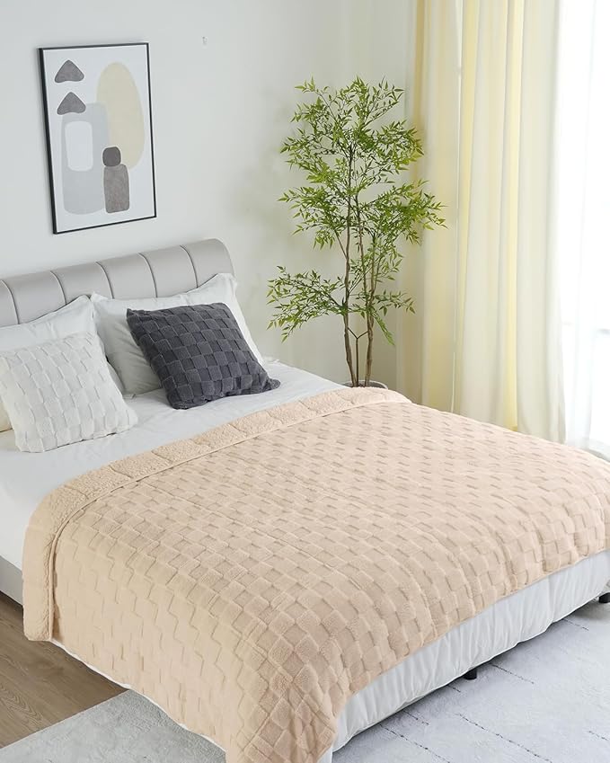 Uttermara Sherpa Fleece Weighted Blanket Queen Size(20lbs, 60" x 80", Khaki), 3D Jacquard Checkered Warm Sherpa Heavy Blanket for Adults, Soft Fuzzy Weighted Blankets for Couch Bed Sofa