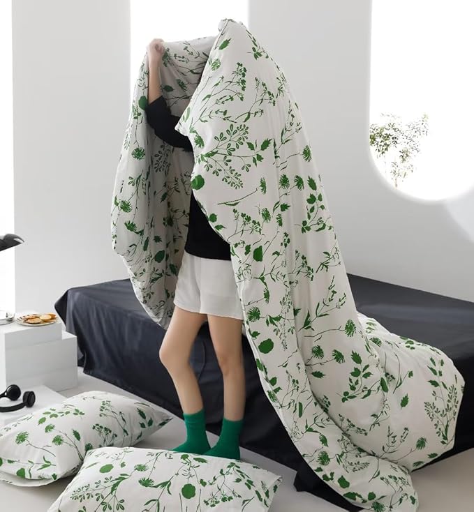 KAREVER Sage Botanical Comforter Queen White Green Floral Plant Bedding Comforter Set Girls Garden Pattern Printed on White Blanket Rustic Leaf Blossom Women White Farmhouse Comforter Queen