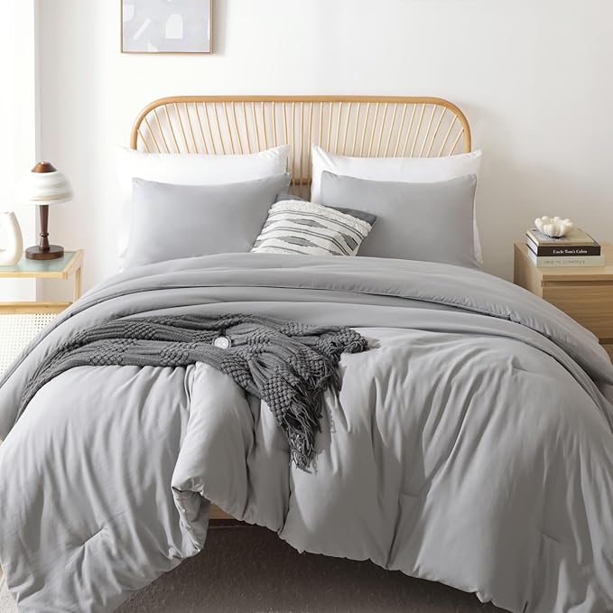ROSGONIA Oversized King Comforter 128x120, 3pcs Super King Plus Comforter (1 Gray Comforter & 2 Pillowcases) Lightweight Oversized King Bedding Set Quilt