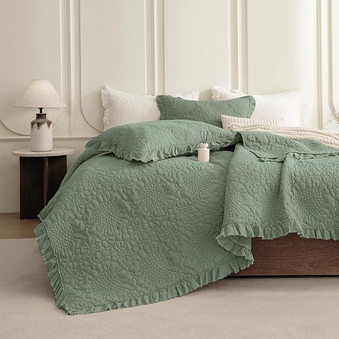 QSH 3PCs Olive Green Ruffled Quilt Queen Size (90"x98"),Stonewashed Cotton Quilt Set,Ultra Soft Lightweight Crinkled Bedspread Coverlet Queen Shabby Farmhouse Bedspreads Bedding Set with Pillow Shams