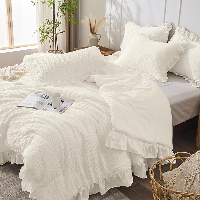 JOLLYVOGUE Ivory Twin Size Comforter Set, 2 Pieces Seersucker Lightweight Fluffy Bedding Set, Twin Ruffle Comforter, All Season Soft Microfiber Shabby Chic Bed Set