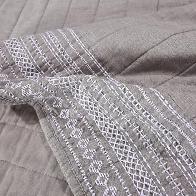 Quilt Set Floral Leaves 3D Embroidery Pattern 3 PCS Cotton Reversible Quilted Embroidered Decorative Bedspreads Coverlet Set, Lightweight &Soft Queen Size Beige Bedding Coverlet for All Season