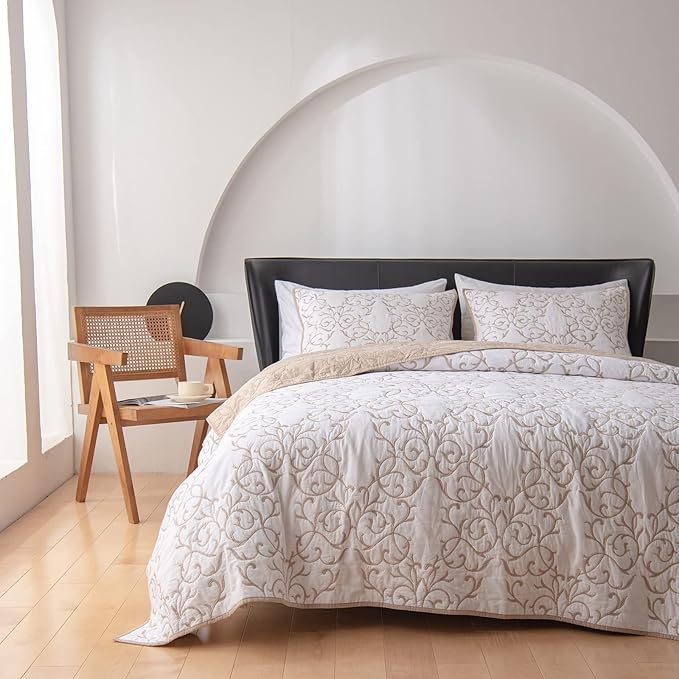 ROOMLIFE Country Quilt Bedspread & Coverlet King Size - Lightweight Vine Embroidery Pattern Reversible Bedding Set, Modern Style All Season - 3 Piece (1 Quilt, 2 Pillow Shams)
