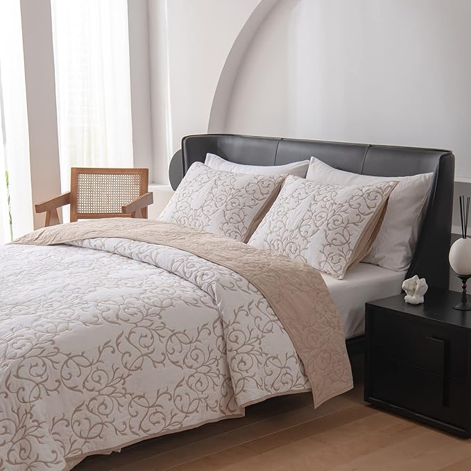 ROOMLIFE Country Quilt Bedspread & Coverlet King Size - Lightweight Vine Embroidery Pattern Reversible Bedding Set, Modern Style All Season - 3 Piece (1 Quilt, 2 Pillow Shams)