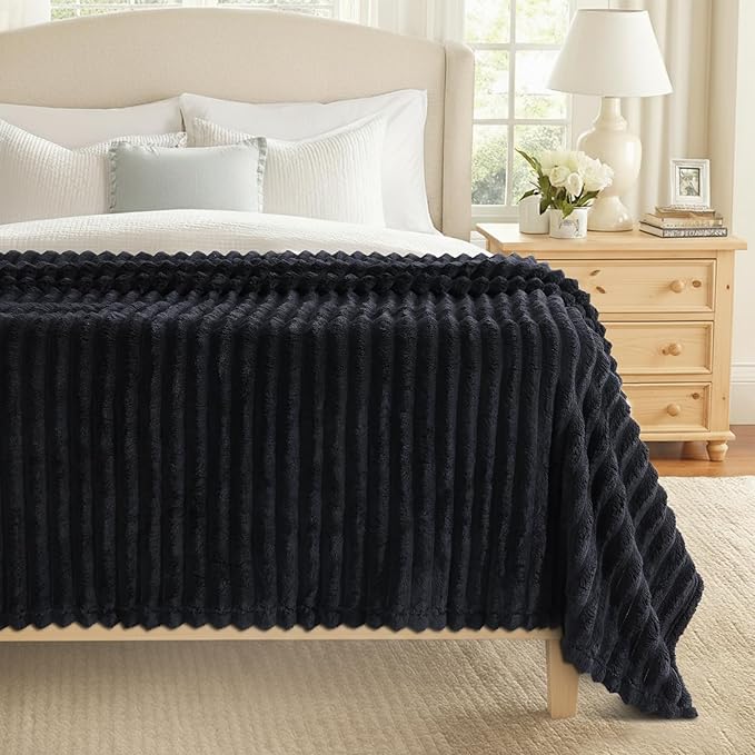 decorUhome Christmas Soft Fleece Black Throw Blanket for Couch, Cozy Fluffy Plush Flannel Striped Blanket for Sofa Bed, Lightweight Decorative Ribbed Fuzzy Blanket for Woman, 50x60 Inches