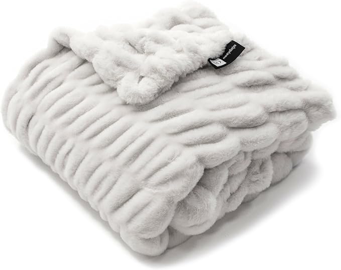 Minky Designs Polar Bear Minky Blanket – Ultra Soft Faux Fur Throw Blanket for Couch, Bed & Home – Fluffy, Warm & Luxurious – Chic Collection (X-Large, 60x84)