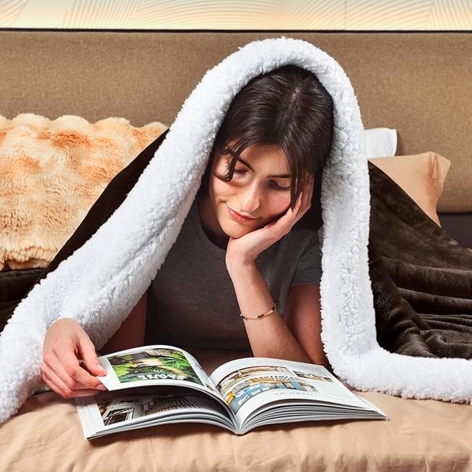 KAWAHOME Sherpa Fleece Twin Size Blanket for Bed - Extra Warm and Heavy Thick Blankets for Winter, Super Soft 500GSM Plush Blanket, 66"X 90" Brown