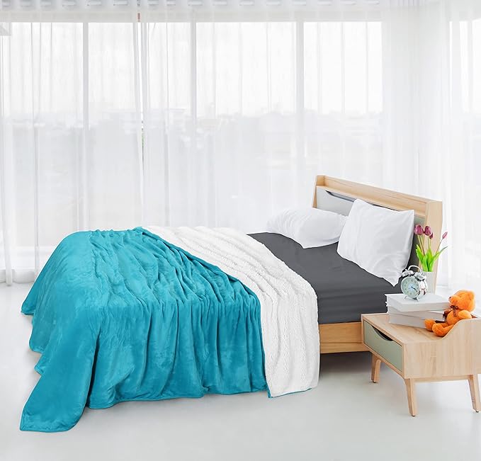 Utopia Bedding Sherpa Blanket King Size (Turquoise, 90x102 Inches) - Soft Lightweight Plush Fleece Reversible Blanket for Bed, Sofa, Couch, Camping and Travel