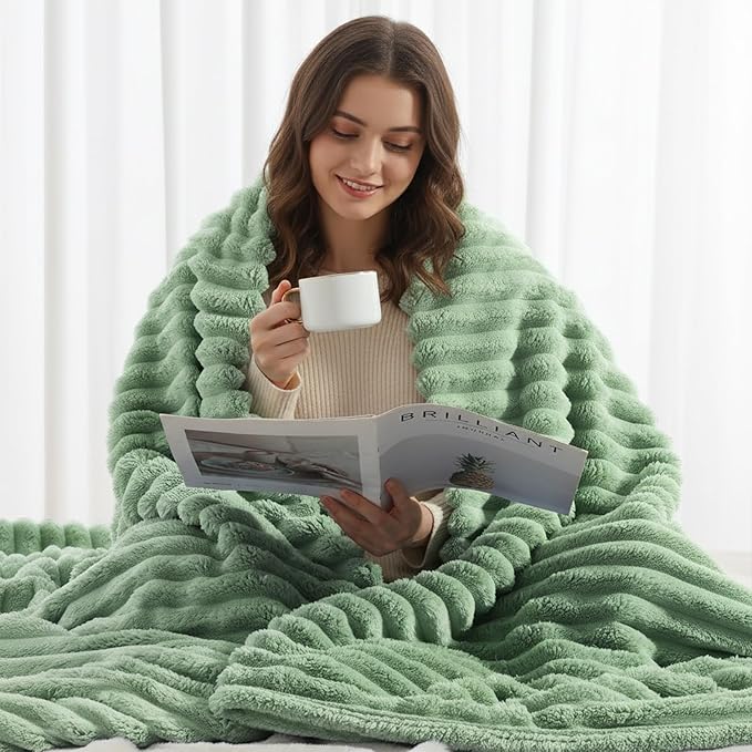 decorUhome Christmas Soft Fleece Sage Green Blanket King Size for Bed, Cozy Fluffy Plush Flannel Large Striped Throws for Couch Sofa, Lightweight Decorative Fuzzy Blanket for Woman, 108x90 Inches
