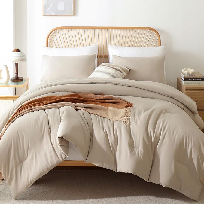 ROSGONIA King Size Comforter Set Light Khaki,3pcs King Comforter Set(1 Khaki Comforter & 2 Pillowcases) All Season Lightweight Bedspread Blanket Quilt