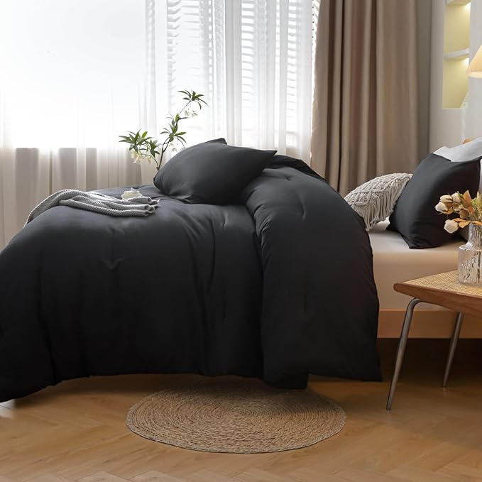 ROSGONIA Oversized King Comforter 128x120, 3pcs Super King Plus (1 Black Comforter & 2 Pillowcases) Lightweight Oversized King Bedding Set Blanket