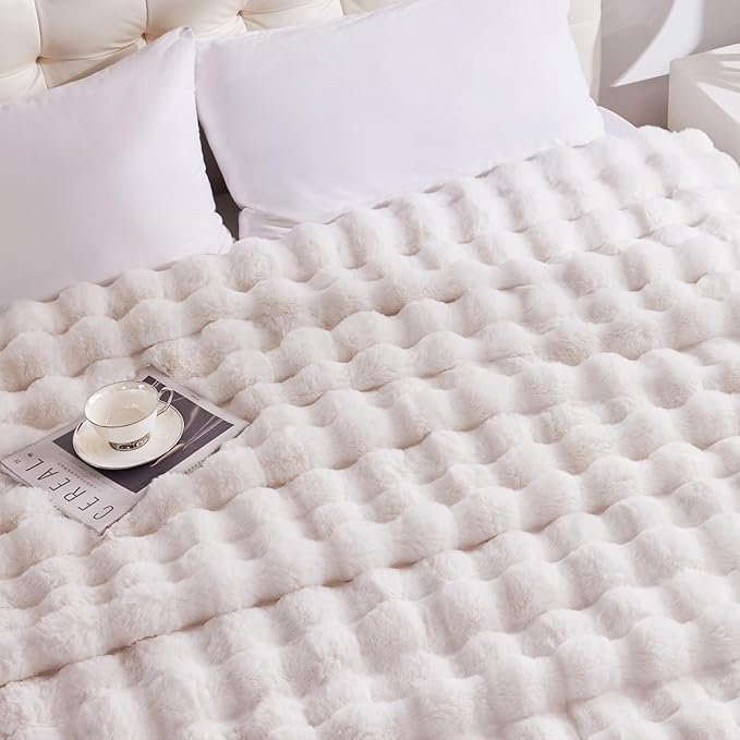 Heated Blanket Full Size with 1/2/4/6/8 Hours Auto-Off 10 Heat Level, 62'' * 84'' Cozy Faux Rabbit Fur Bubble Electric Blanket with Overheat Protection(White)