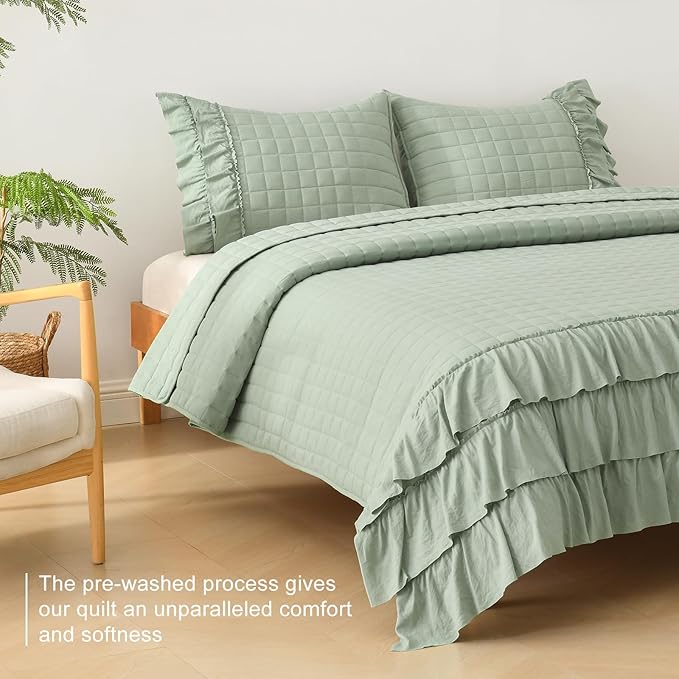 HORIMOTE HOME Asakusa Green Ruffled Quilt Set King Size, Geometric Square Stitched Pattern, Pre-Washed Farmhouse Shabby Chic Microfiber Lightweight Bedding Set Bedspread Coverlet for All Season