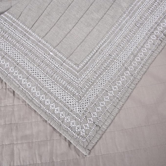 Quilt Set Floral Leaves 3D Embroidery Pattern 3 PCS Cotton Reversible Quilted Embroidered Decorative Bedspreads Coverlet Set, Lightweight &Soft Queen Size Beige Bedding Coverlet for All Season