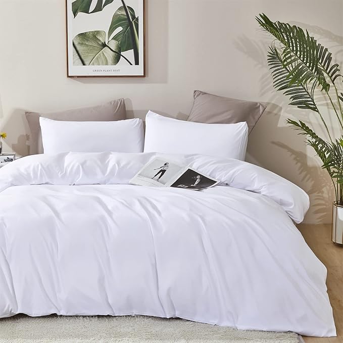 KAREVER White Fluffy Comforter Full Size Women Soft Bedding Set Men Durable 3 Pieces White Blanket Set 1 Full Comforter (80x90 inches) 2 Pillowcases (20x26 inches)