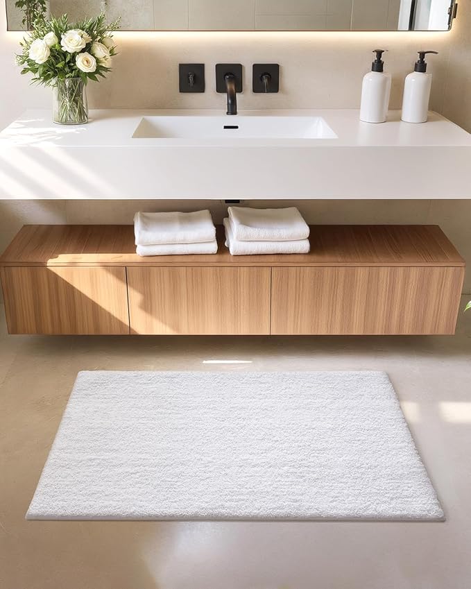 Color&Geometry White Bathroom Rugs, 20"x29" Bath Mats for Bathroom, Absorbent, Non Slip, Soft, Washable, Quick Dry, Microfiber Bath Rug Shower Mat