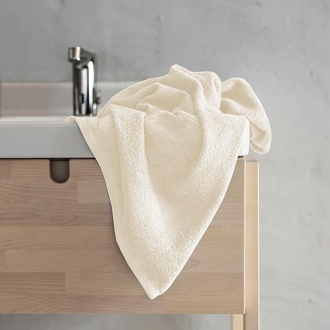 Delara 100% Organic Cotton Towels 650 GSM Plush Feather Touch Quick Dry Towel, 4-Piece Towel Set GOTS Certified, Oeko-Tex Green Certified, 1 Bath Towel, 1 Bath Sheet, 1 Hand Towel & 1 Wash Cloth