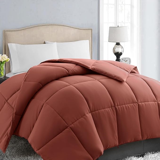 EASELAND Full Size Down Alternative Comforter - Quilted Duvet Insert for All Seasons, Soft Lightweight with Corner Tabs, Summer Winter Warm Bedding, Terracotta 82×86 Inches
