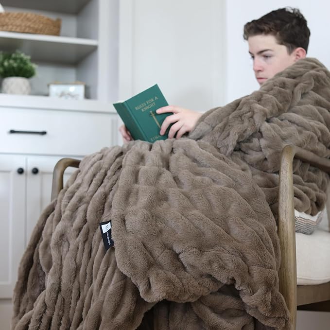 Minky Designs Driftwood Minky Blanket – Ultra Soft Faux Fur Throw Blanket for Couch, Bed & Home – Fluffy, Warm & Luxurious – Chic Collection (Large, 60x72)