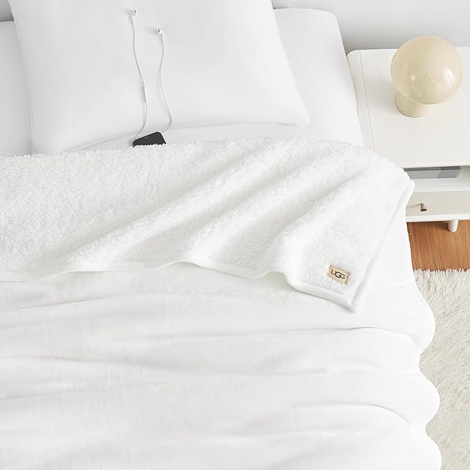 UGG Ariana Twin/Twin XL Blanket Fleece Fluffy Reversible Soft Fuzzy Bedding Cozy Big Plush Warm Oversized Bed Blanket Machine Washable Bedroom Decor for Dorm or Bed, 60-inch x 90-inch, White Snow