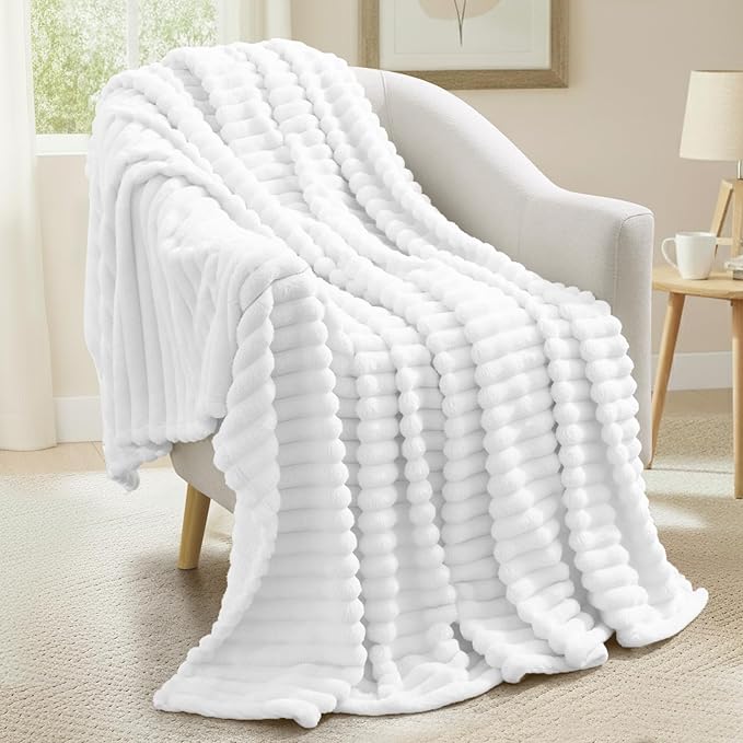 decorUhome Christmas Soft Fleece White Blanket King Size for Bed, Cozy Fluffy Plush Flannel Large Striped Throws for Couch Sofa, Lightweight Decorative Fuzzy Blanket for Woman, 108x90 Inches