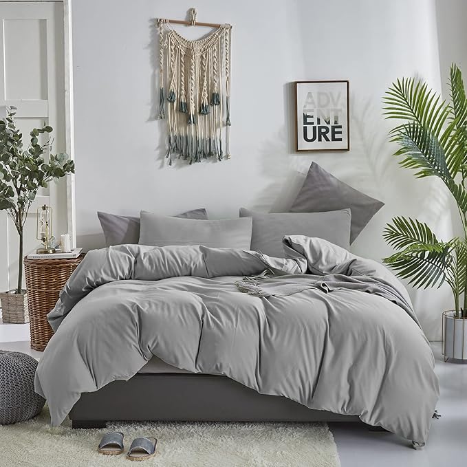 KAREVER Silver Comforter Queen Light Gray Bedding Set 3 Pieces Comforter Set 1 Queen Comforter (90x90 inches) with 2 Pillowcases (20x26 inches)