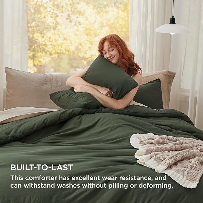Bedsure King Size Comforter Set, Dark Green Soft Prewashed Bedding for All Seasons, 3 Pieces GentleSoft™ Warm Down Alternative Bed Set, 1 Lightweight Comforter (104"x90") and 2 Pillowcases (20"x36")