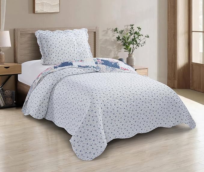 Brilliant Sunshine Roses in Beige Quilt Set, 2-Piece Bedding Sets, Lively Patchwork Design, Washable, Reversible Bedspread, Soft Lightweight Coverlet, All-Season, Twin/Twin XL, Vintage Indigo