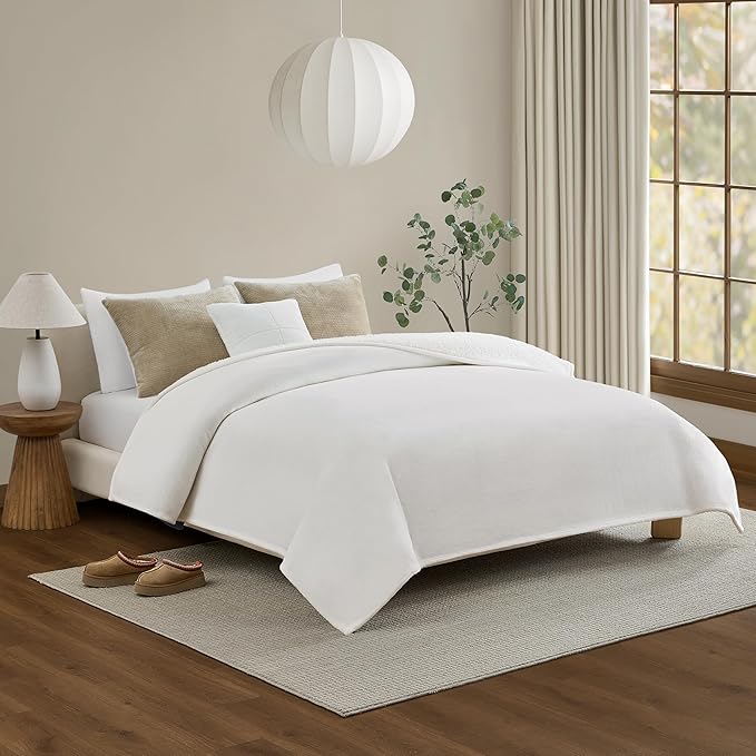 UGG Ariana Full/Queen Blanket Fleece Fluffy Reversible Soft Fuzzy Bedding Cozy Plush Warm Oversized Blanket Machine Washable Bedroom Decor for Big Couch or Bed, 90-inch x 90-inch, White Snow