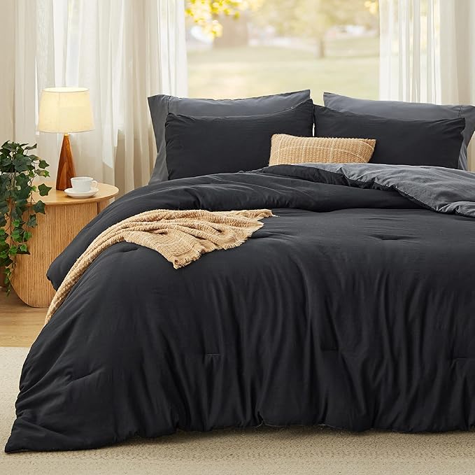 Bedsure King Size Comforter Set, Reversible Black Soft Prewashed Bedding for All Seasons, 3 Pieces Warm Down Alternative Bed Set, 1 Lightweight Comforter (104"x90") and 2 Pillowcases (20"x36")
