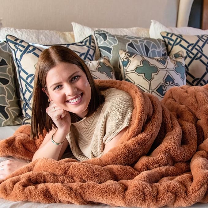 Minky Designs Copper Minky Blanket – Ultra Soft Faux Fur Throw Blanket for Couch, Bed & Home – Fluffy, Warm & Luxurious – Chic Collection (Large, 60x72)