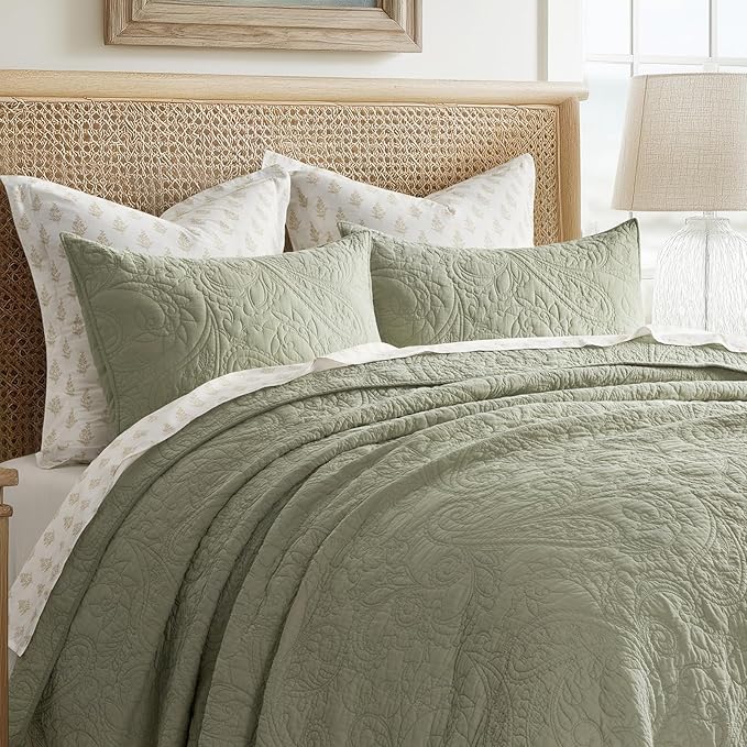 EVERGRACE 100% Cotton Paisley Quilt Set, King Size 3 Piece Set – Prewashed Lightweight Bedspread with 2 Shams, Soft & Breathable Matelasse Coverlet for All-Season Comfort, Light Sage Green