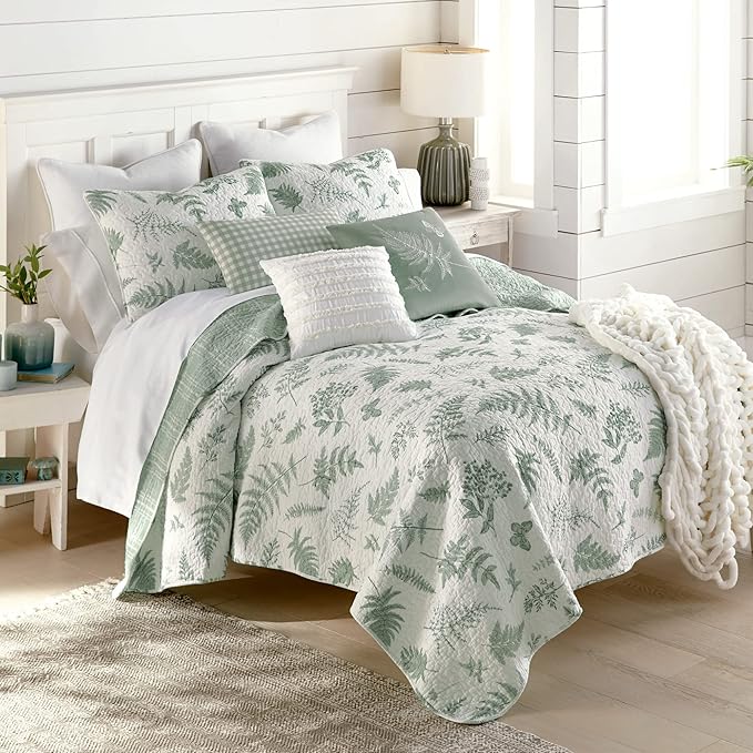 Donna Sharp King Bedding Set - 3 Piece - Botanical Quilt Set with Quilt and Two Pillow Shams - Cotton - Machine Washable