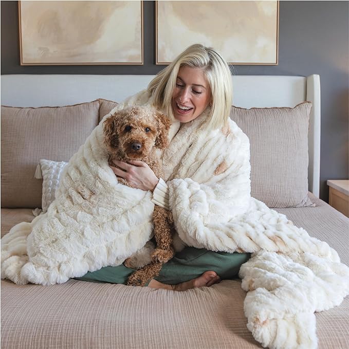 Minky Designs Crème Brulee Minky Blanket – Ultra Soft Faux Fur Throw Blanket for Couch, Bed & Home – Fluffy, Warm & Luxurious – Chic Collection (Large, 60x72)