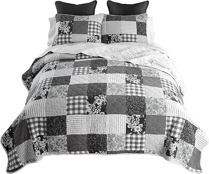 Donna Sharp Indiana Farmhouse Pieced Cotton Quilted Bedding Set - 3-Piece Queen Size Quilt Set - Includes 1 Quilt and 2 Pillow Shams - Machine Washable - Perfect for Rustic Decor