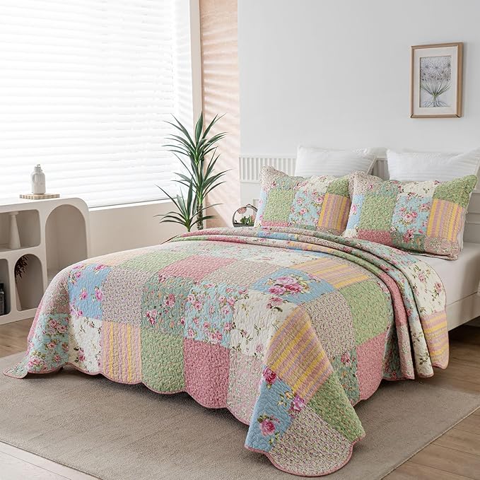 YAYIDAY Oversized Queen Quilt Set Patchwork Bedspread (110x118 Inch) - 100% Cotton Reversible Breathable Floral Quilted Coverlet with Pillow Shams Fit All Season