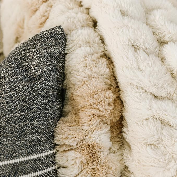 Minky Designs Crème Brulee Minky Blanket – Ultra Soft Faux Fur Throw Blanket for Couch, Bed & Home – Fluffy, Warm & Luxurious – Chic Collection (Large, 60x72)