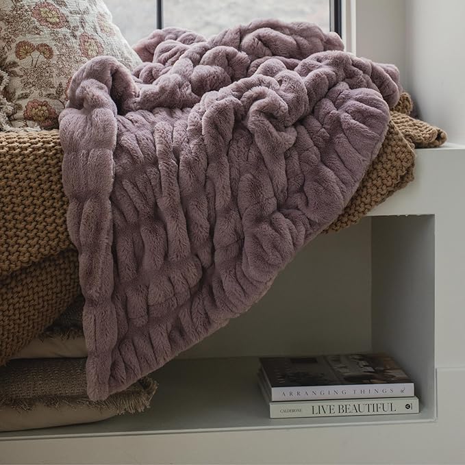 Minky Designs Violet Dream Minky Blanket – Ultra Soft Faux Fur Throw Blanket for Couch, Bed & Home – Fluffy, Warm & Luxurious – Chic Collection (Medium, 50x60)