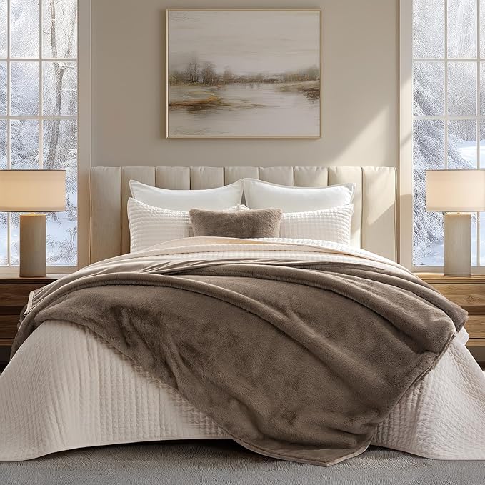 EVERGRACEHOME Ultra Soft Luxury Fluffy Mink Faux Fur Throw Blanket, Thick Warm Fall Winter Blankets for Bed, Couch, Cozy Plush Reversible Blanket for Chair, Sofa (Natural Tan, 60"x80")