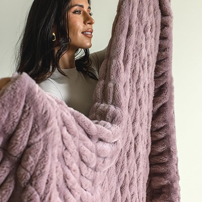 Minky Designs Violet Dream Minky Blanket – Ultra Soft Faux Fur Throw Blanket for Couch, Bed & Home – Fluffy, Warm & Luxurious – Chic Collection (Small, 30x36)